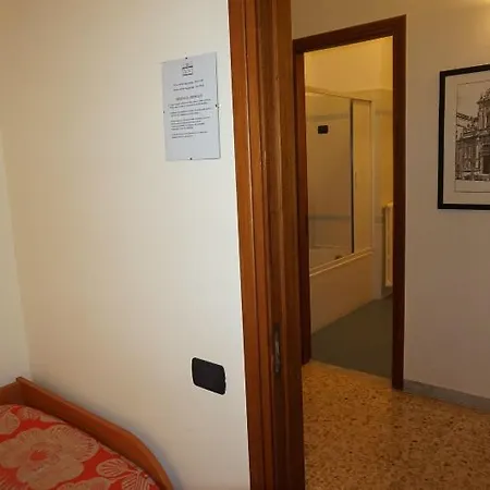 Piazza 300mila Bed and Breakfast 3*