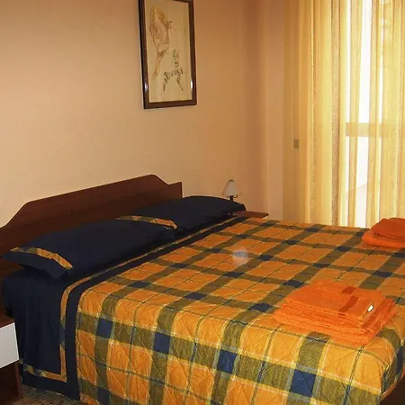 Piazza 300mila Bed and Breakfast 3*