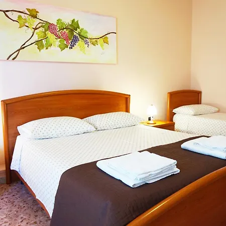 Piazza 300mila Bed and Breakfast Λέτσε