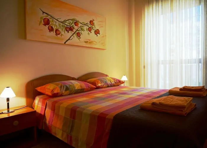 Piazza 300mila Frühstückspension 3*