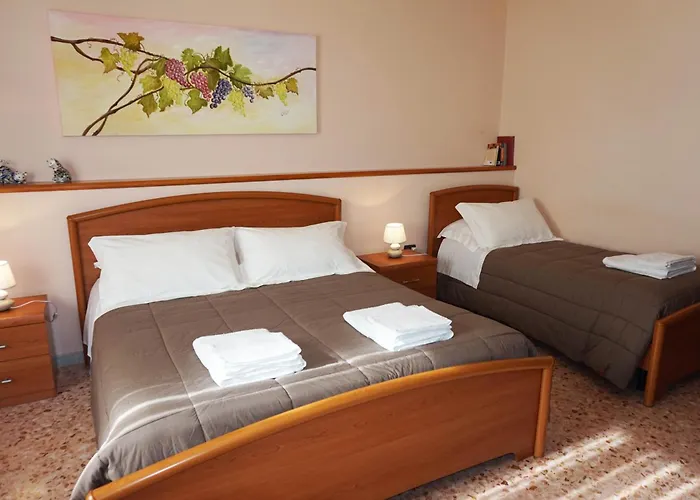 Piazza 300mila לצ'ה