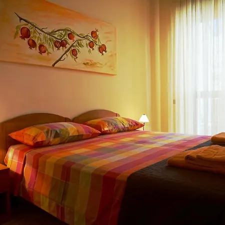 Piazza 300mila Couette-café 5*