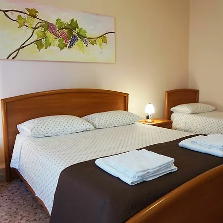 300米拉广场住宿加早餐旅馆 3*