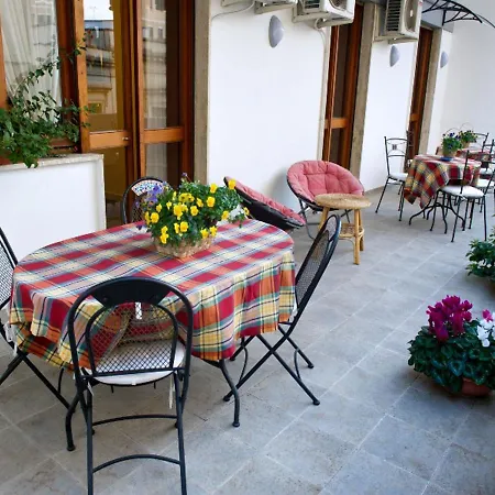 300米拉广场住宿加早餐旅馆 3*